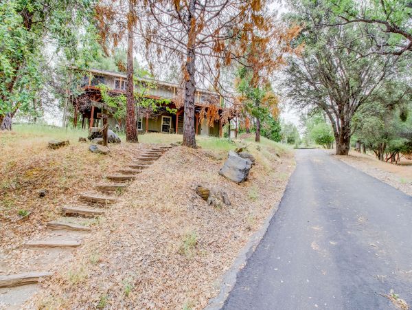 Yosemite Area Home 984627
