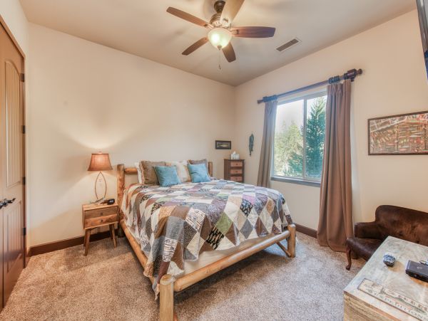 Yosemite Area Home 984628