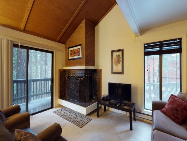 Yosemite Area Home 984635