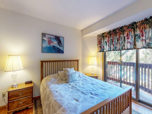 Yosemite Area Home 984637