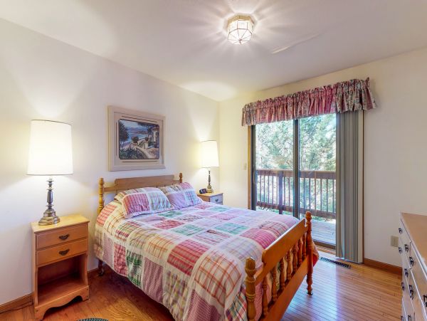 Yosemite Area Home 984637