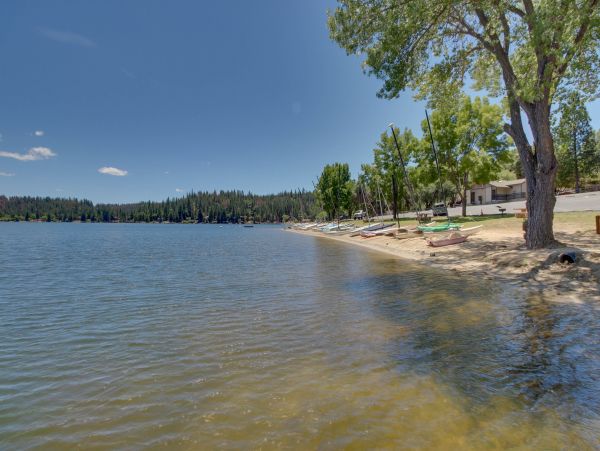 Yosemite Area Home 984637