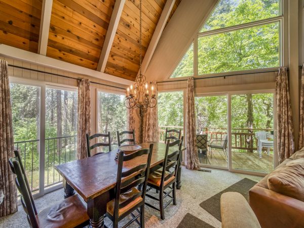 Yosemite Area Home 984638