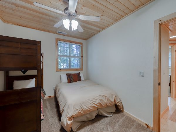 Yosemite Area Home 984639
