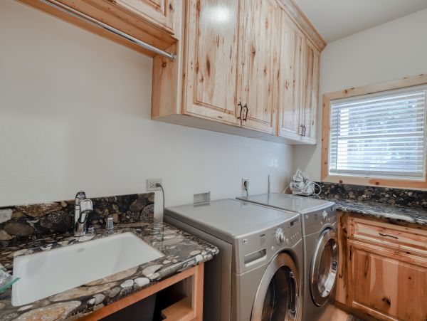 Yosemite Area Home 984639