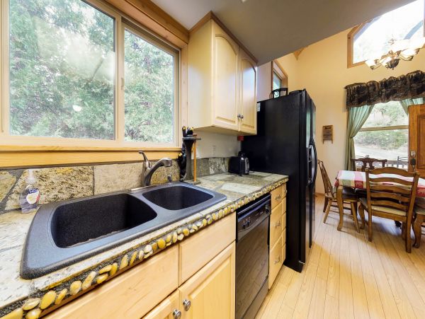 Yosemite Area Home 984641