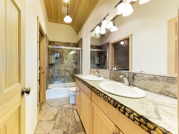 Yosemite Area Home 984641
