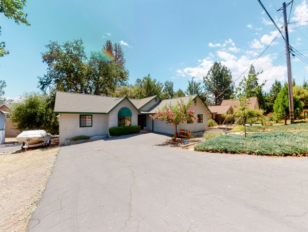 Yosemite Area Home 984644