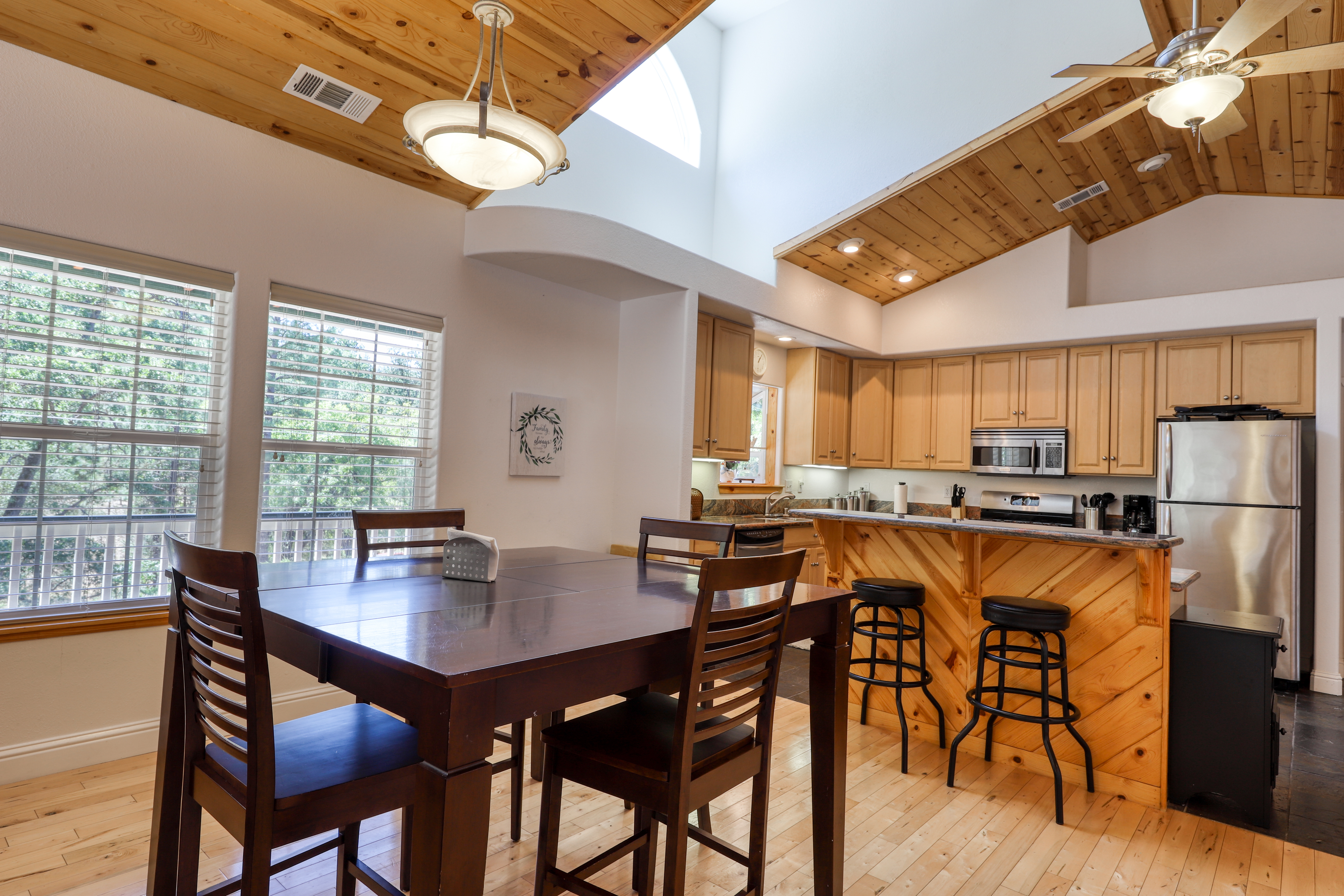 Yosemite Area Home 984646