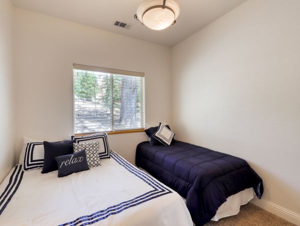 Yosemite Area Home 984646