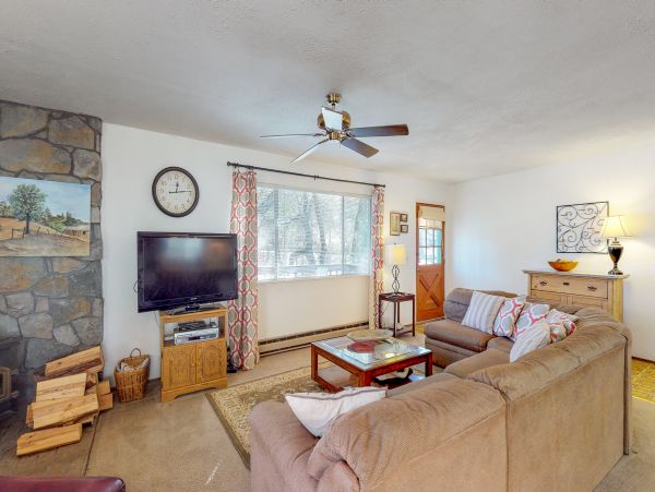 Yosemite Area Home 984649