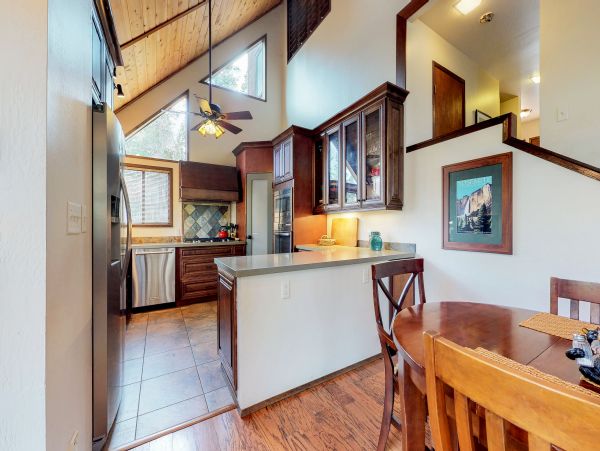 Yosemite Area Home 984651