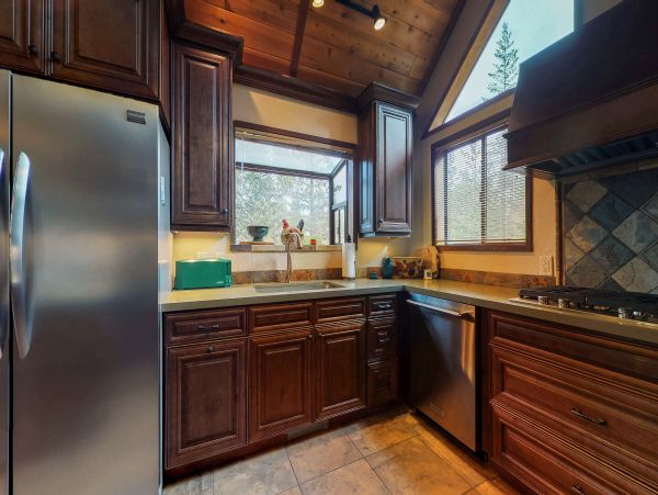 Yosemite Area Home 984651