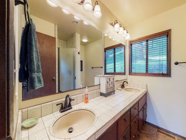 Yosemite Area Home 984651