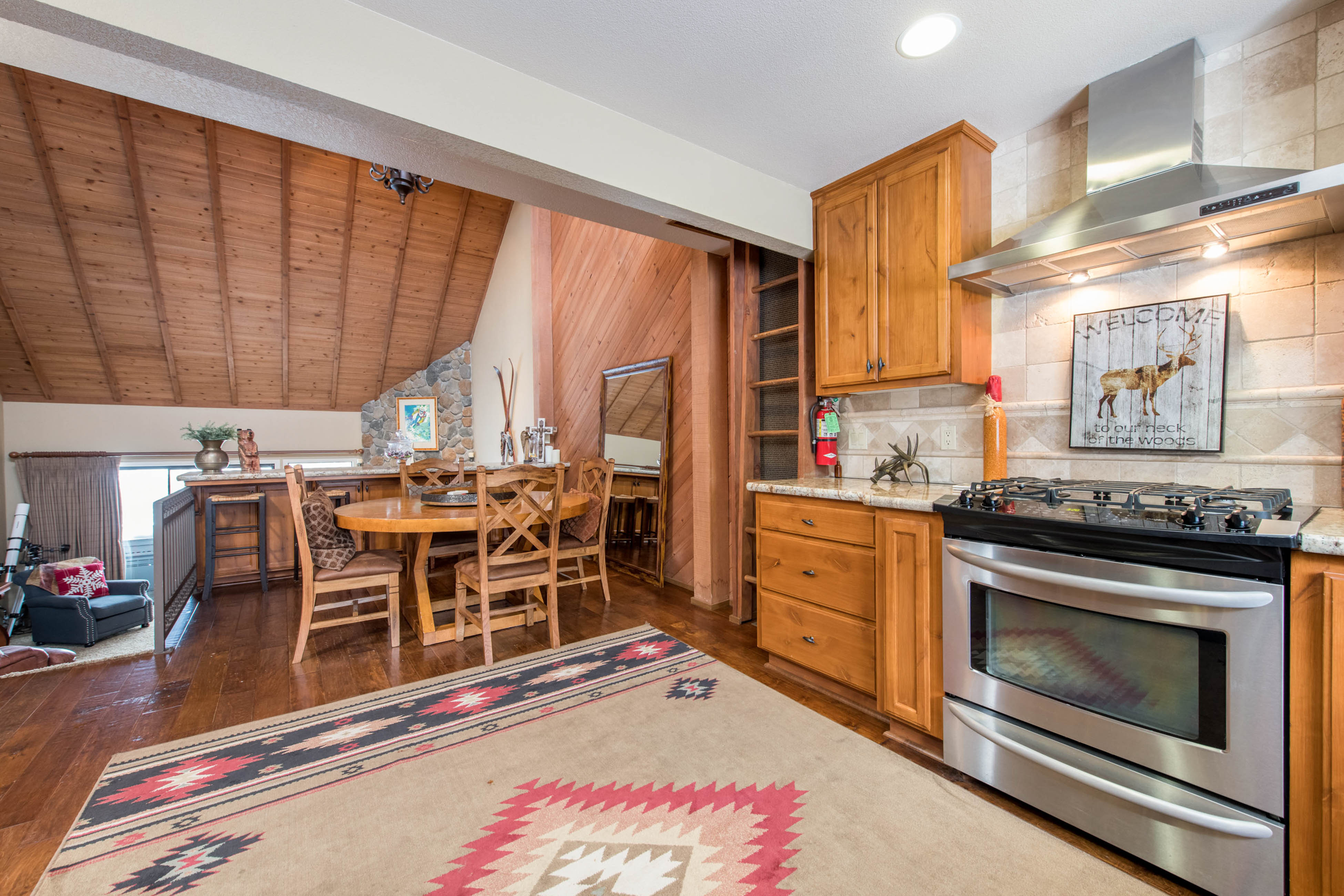 Yosemite Area Home 984666