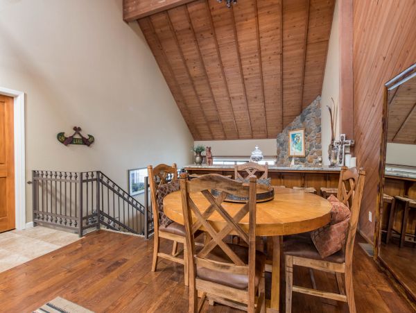 Yosemite Area Home 984666