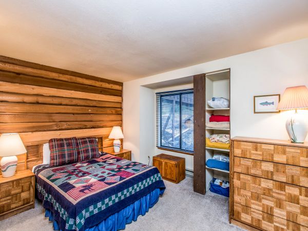 Yosemite Area Home 984667