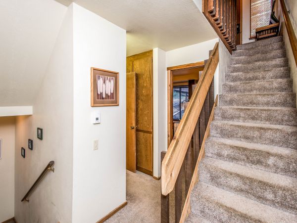 Yosemite Area Home 984667