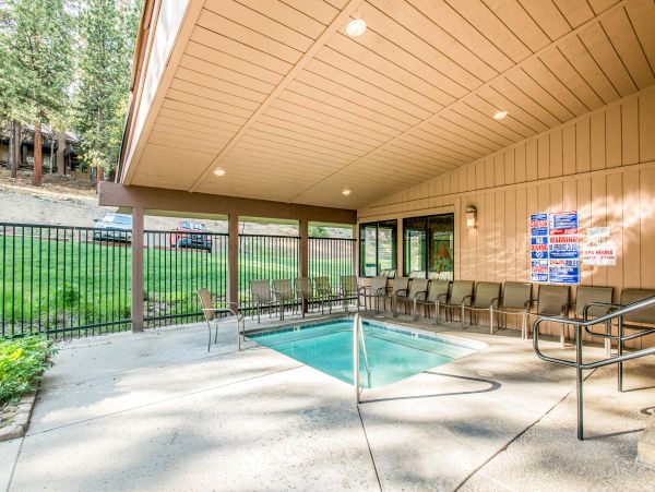 Yosemite Area Home 984667