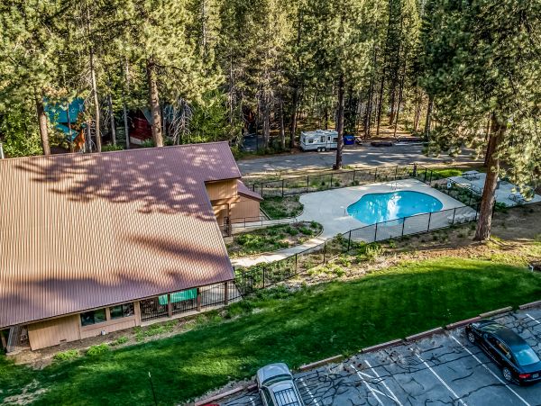 Yosemite Area Home 984667