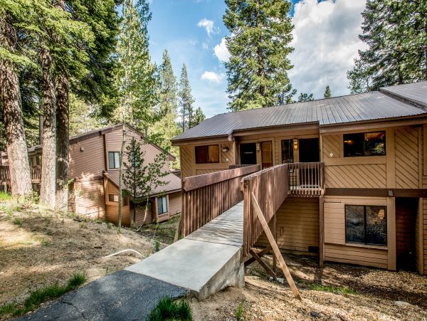 Yosemite Area Home 984667