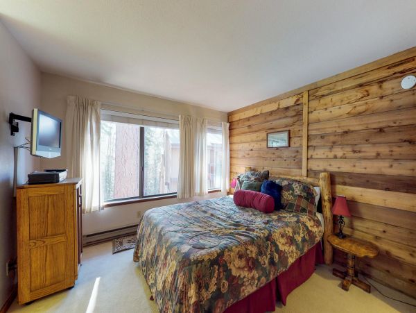 Yosemite Area Home 984668