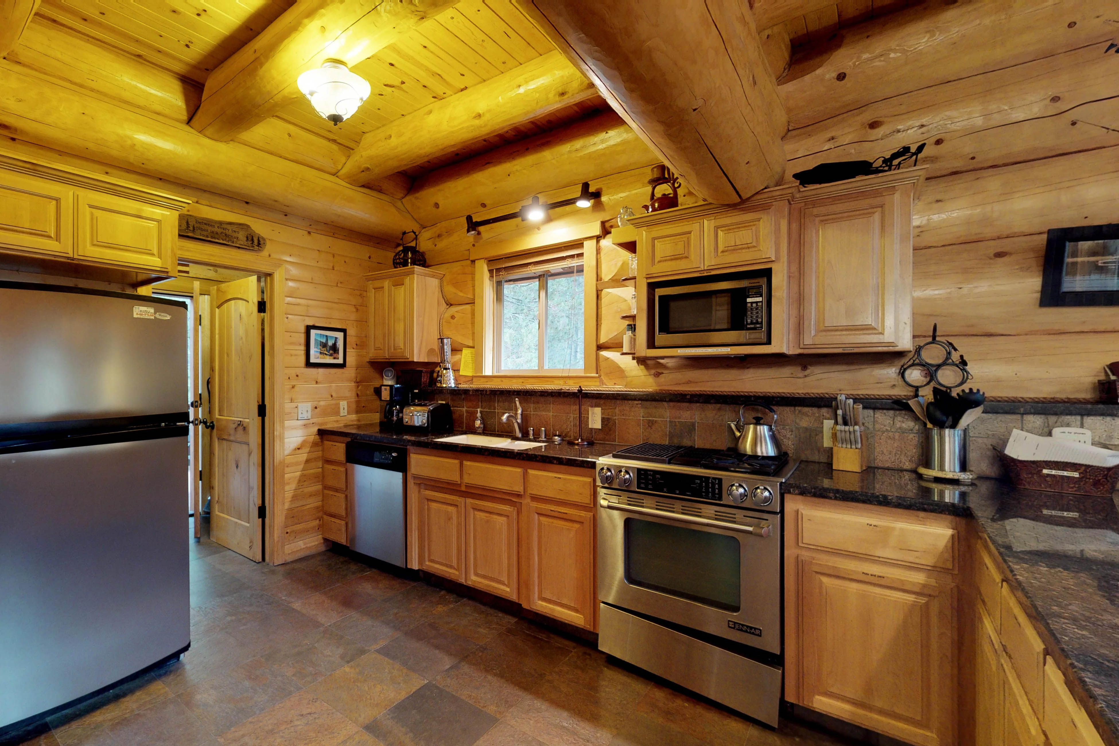 Yosemite Area Home 984670
