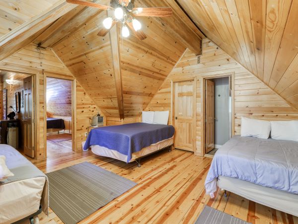 Yosemite Area Home 984673