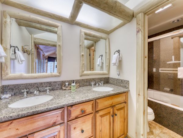 Yosemite Area Home 984676