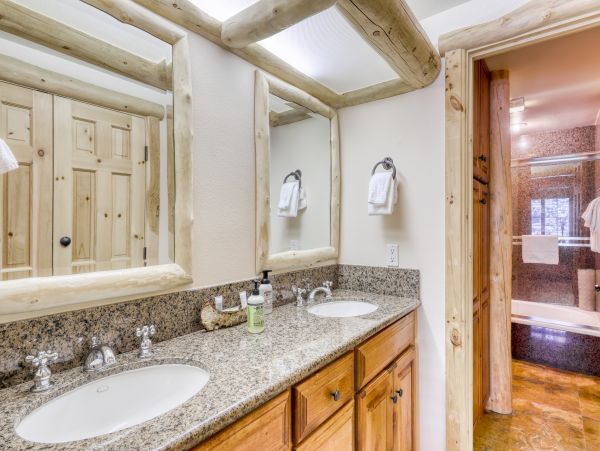 Yosemite Area Home 984676