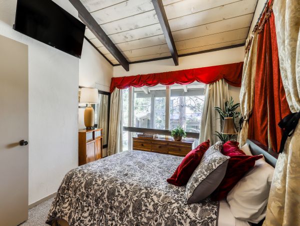 Yosemite Area Home 984677