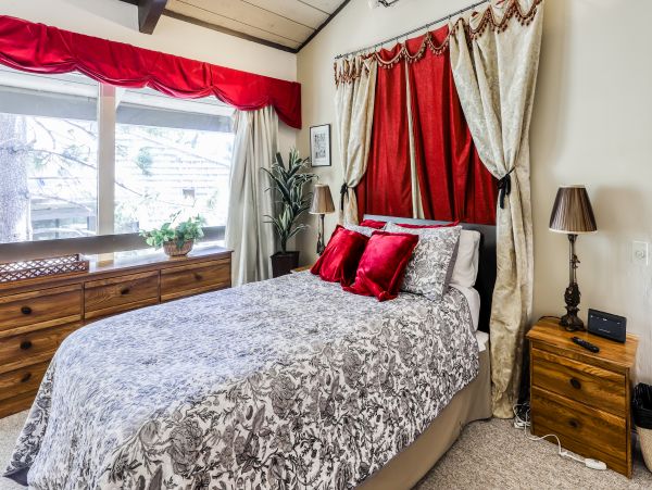 Yosemite Area Home 984677