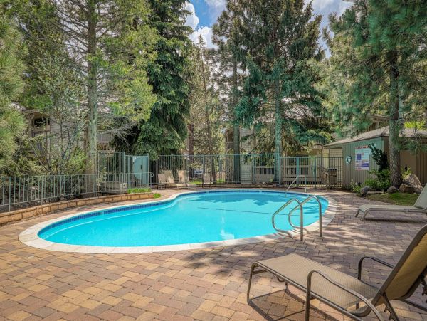 Yosemite Area Home 984677