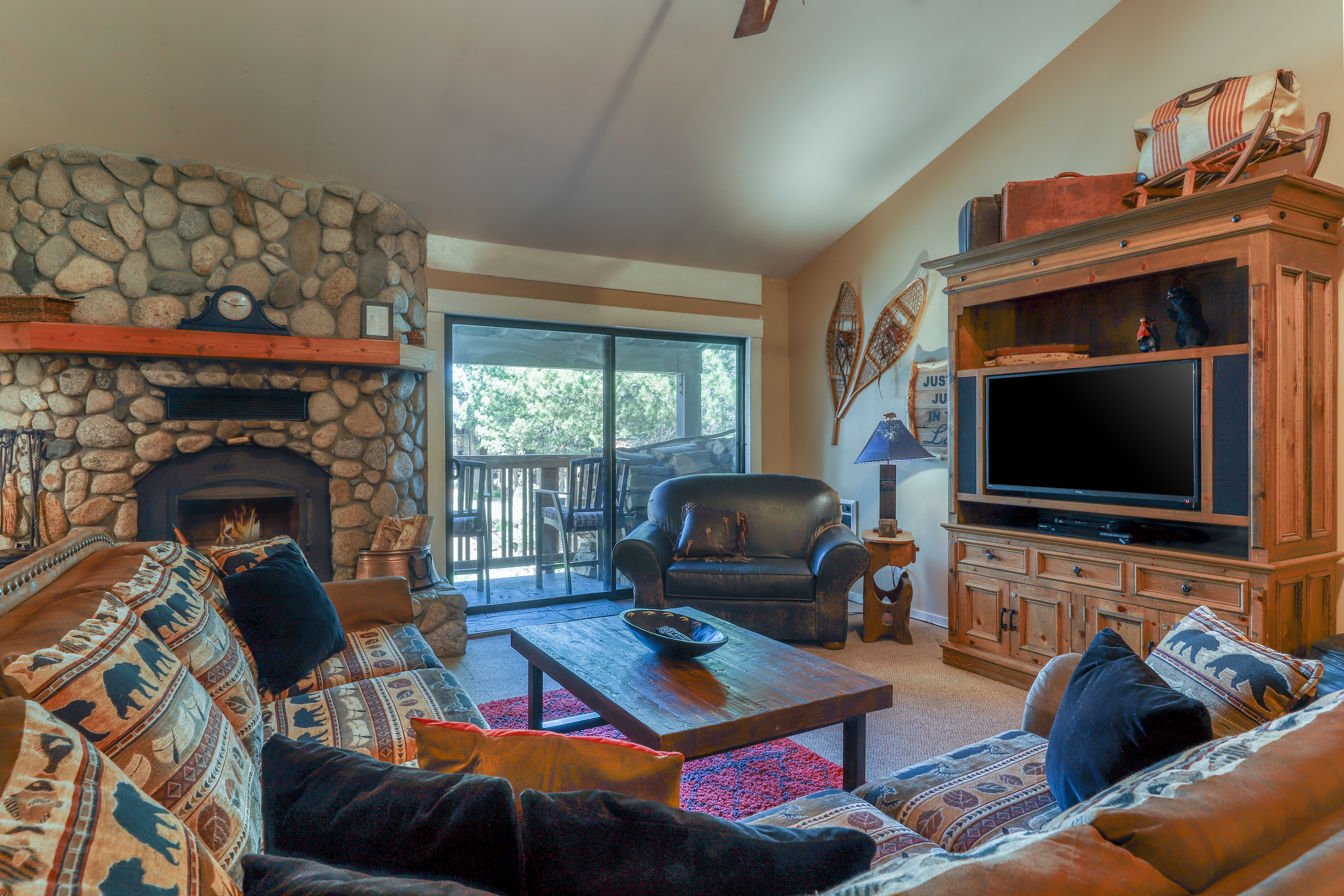 Yosemite Area Home 984679