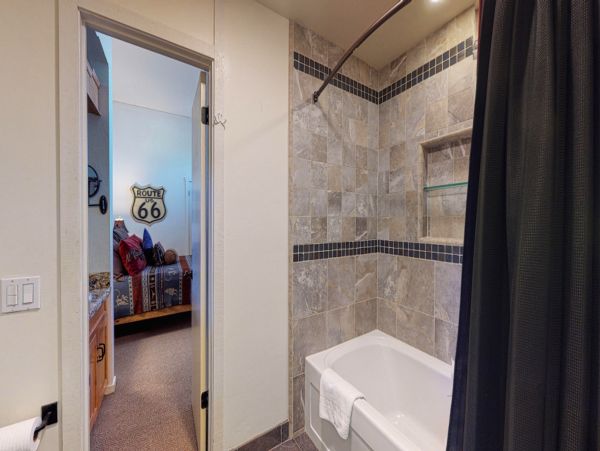 Yosemite Area Home 984679