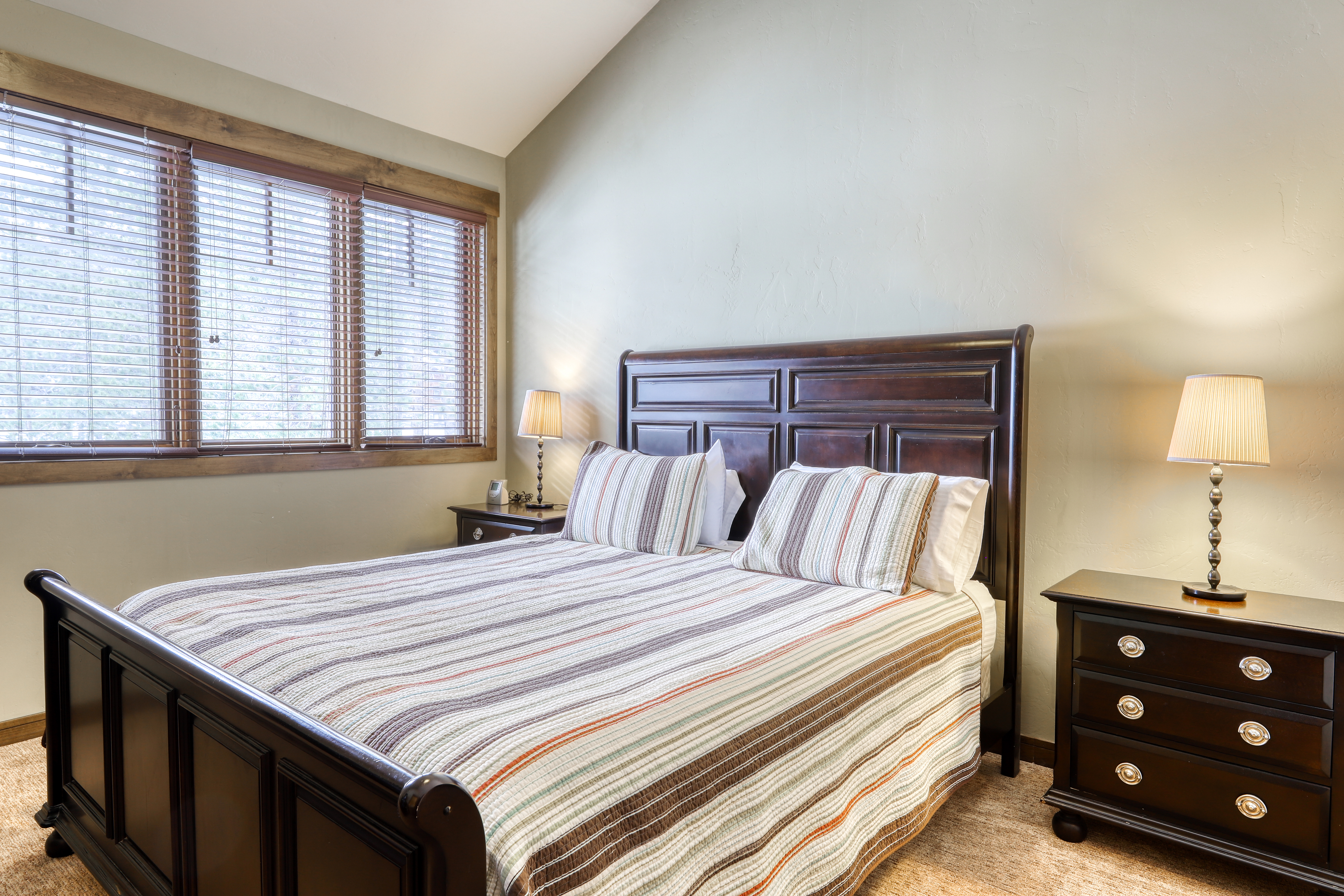 Yosemite Area Home 984680
