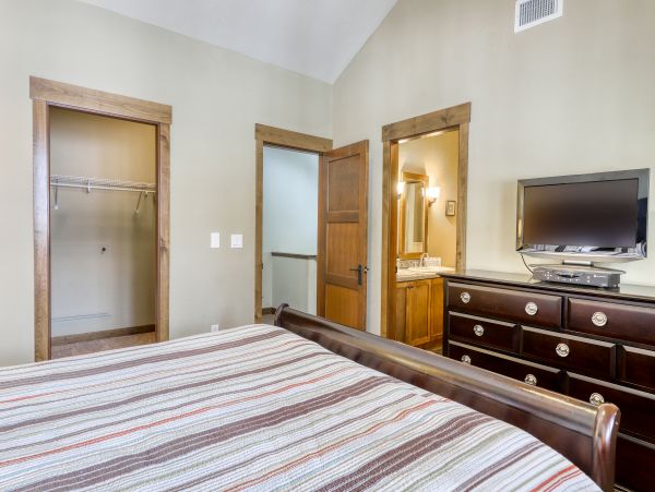 Yosemite Area Home 984680