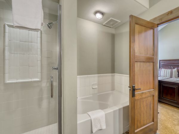 Yosemite Area Home 984680