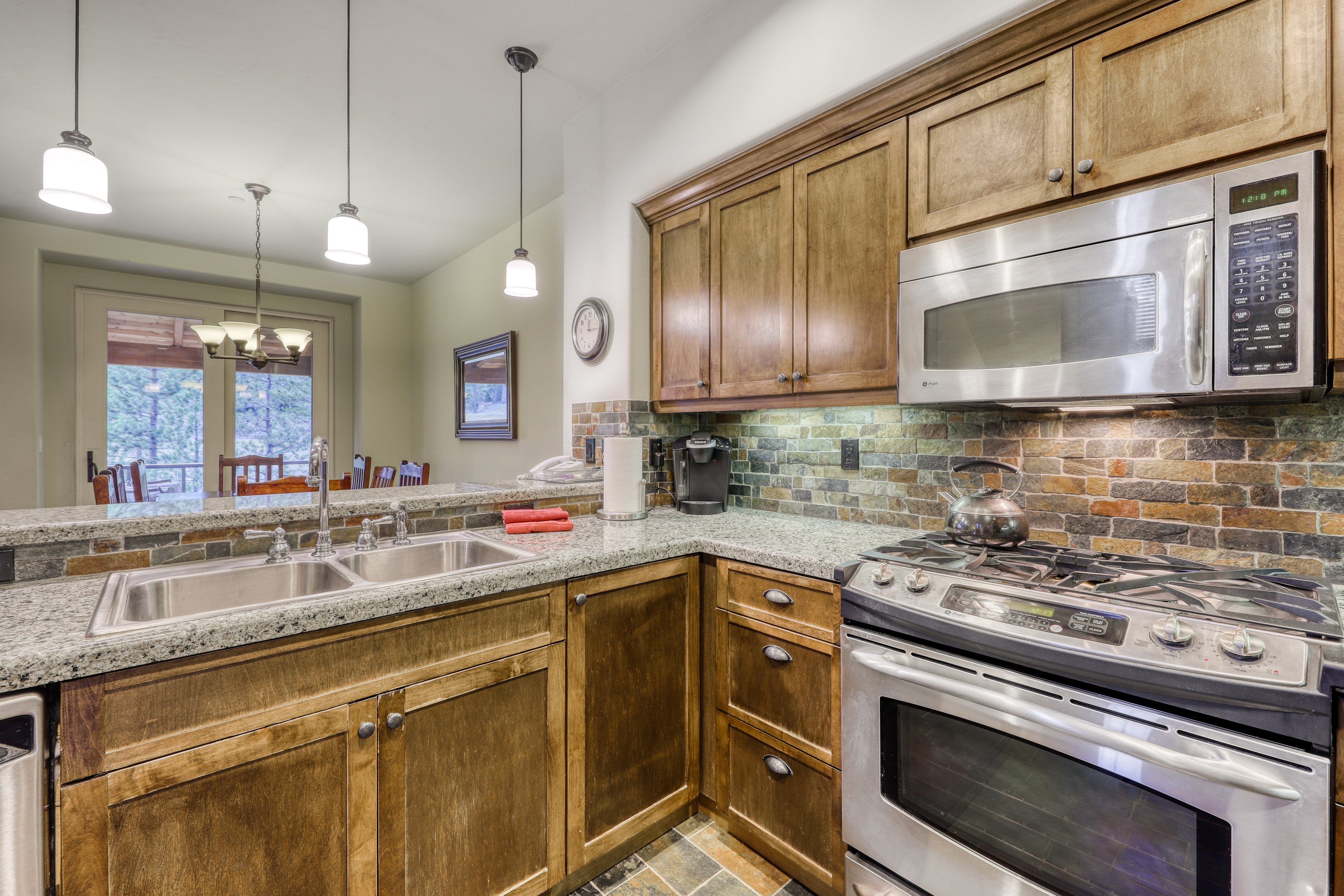 Yosemite Area Home 984680