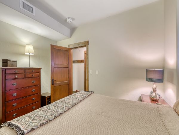 Yosemite Area Home 984680