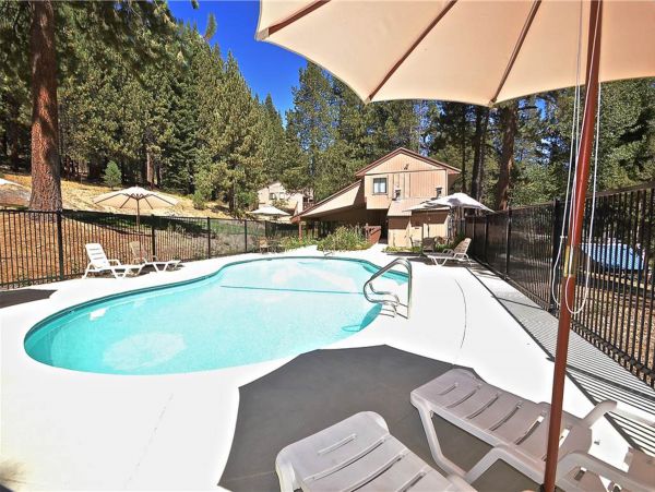 Yosemite Area Home 984681