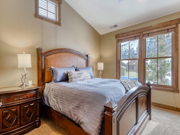 Yosemite Area Home 984685