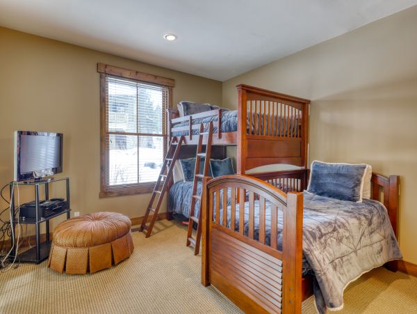 Yosemite Area Home 984685