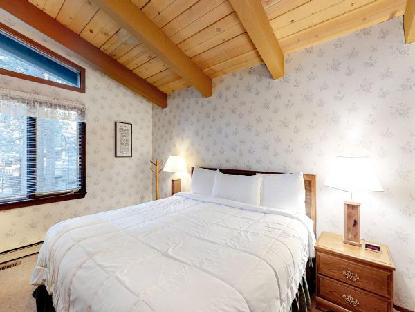 Yosemite Area Home 984687