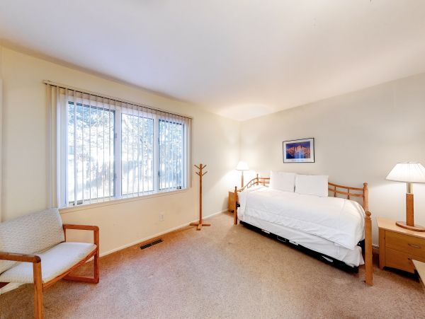 Yosemite Area Home 984687