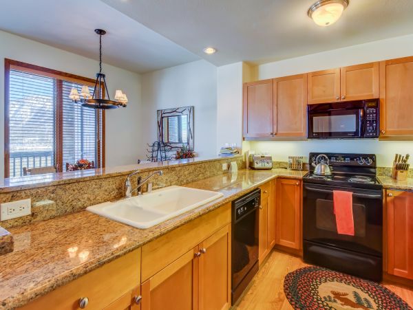 Yosemite Area Home 984689