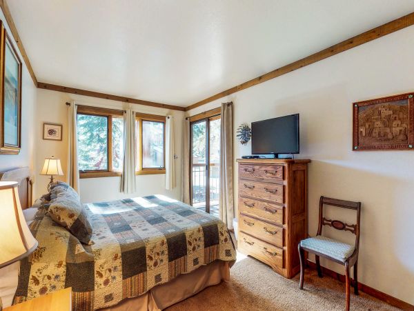 Yosemite Area Home 984691