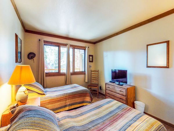 Yosemite Area Home 984691