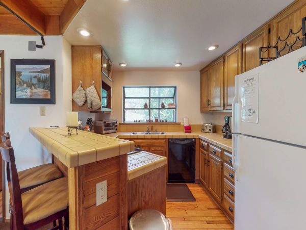 Yosemite Area Home 984692