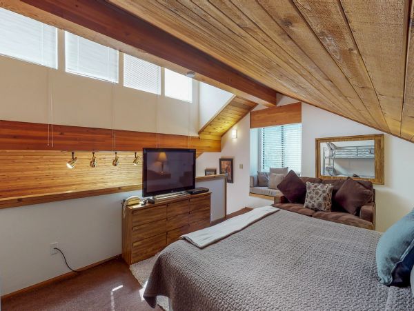 Yosemite Area Home 984692